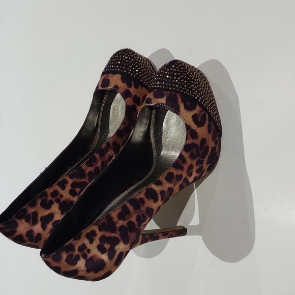BAKERS beautiful heels☘️☘️🌼 animal print - Picture 2 of 14